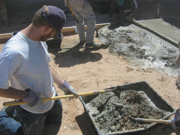 Image 36 of 168
joey demonstrates optimized mixing technique