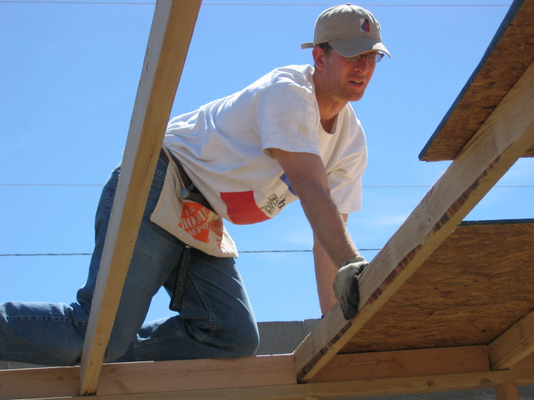 Image 74 of 168
marshall works on the roof