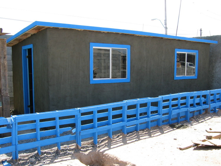 Image 123 of 168
house complete (except for sky-blue paint)